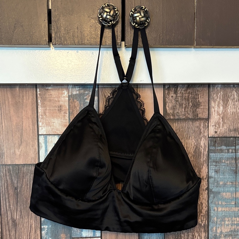 🔥Victoria's Secret Black Satin Lace racerback  Bralette🔥